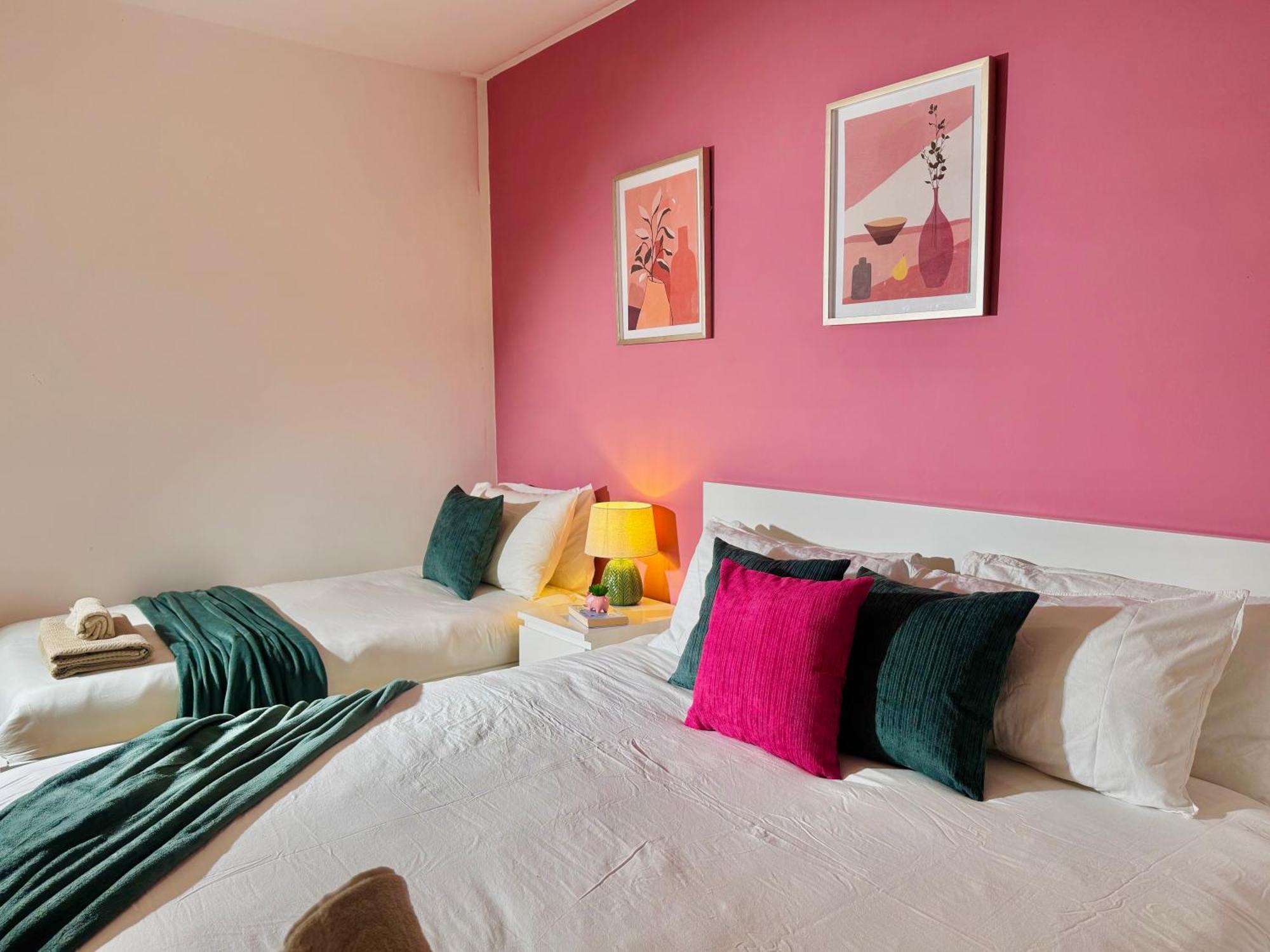 Modern 1-Bed Apt 30Min To Central London & Parking Buitenkant foto