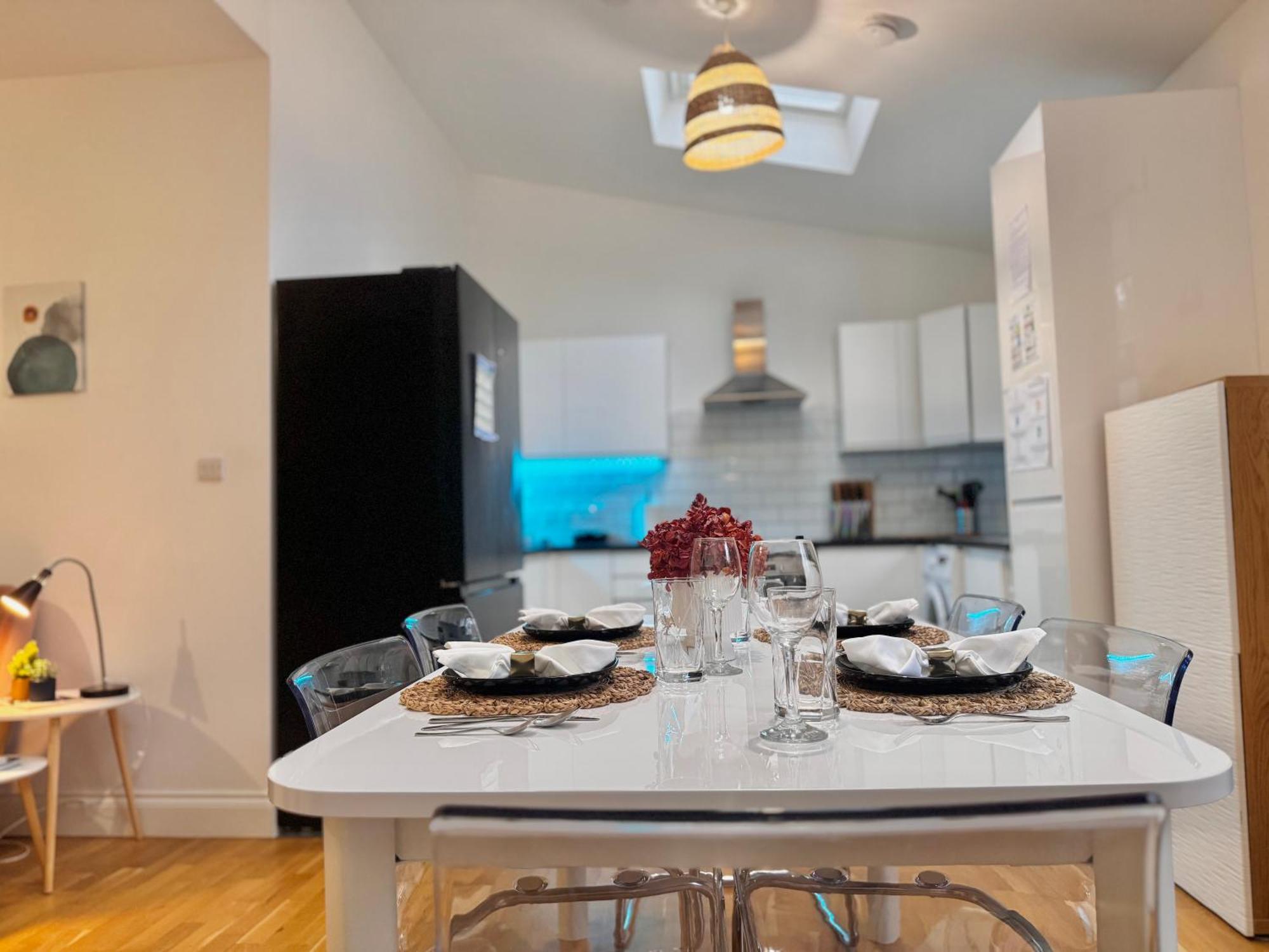 Modern 1-Bed Apt 30Min To Central London & Parking Buitenkant foto