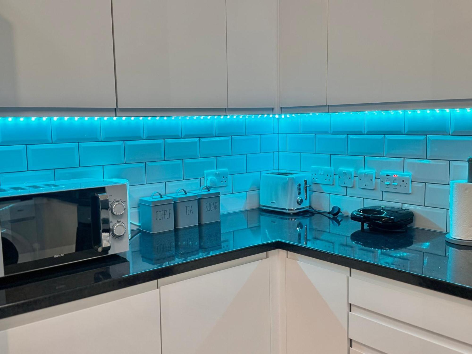 Modern 1-Bed Apt 30Min To Central London & Parking Buitenkant foto