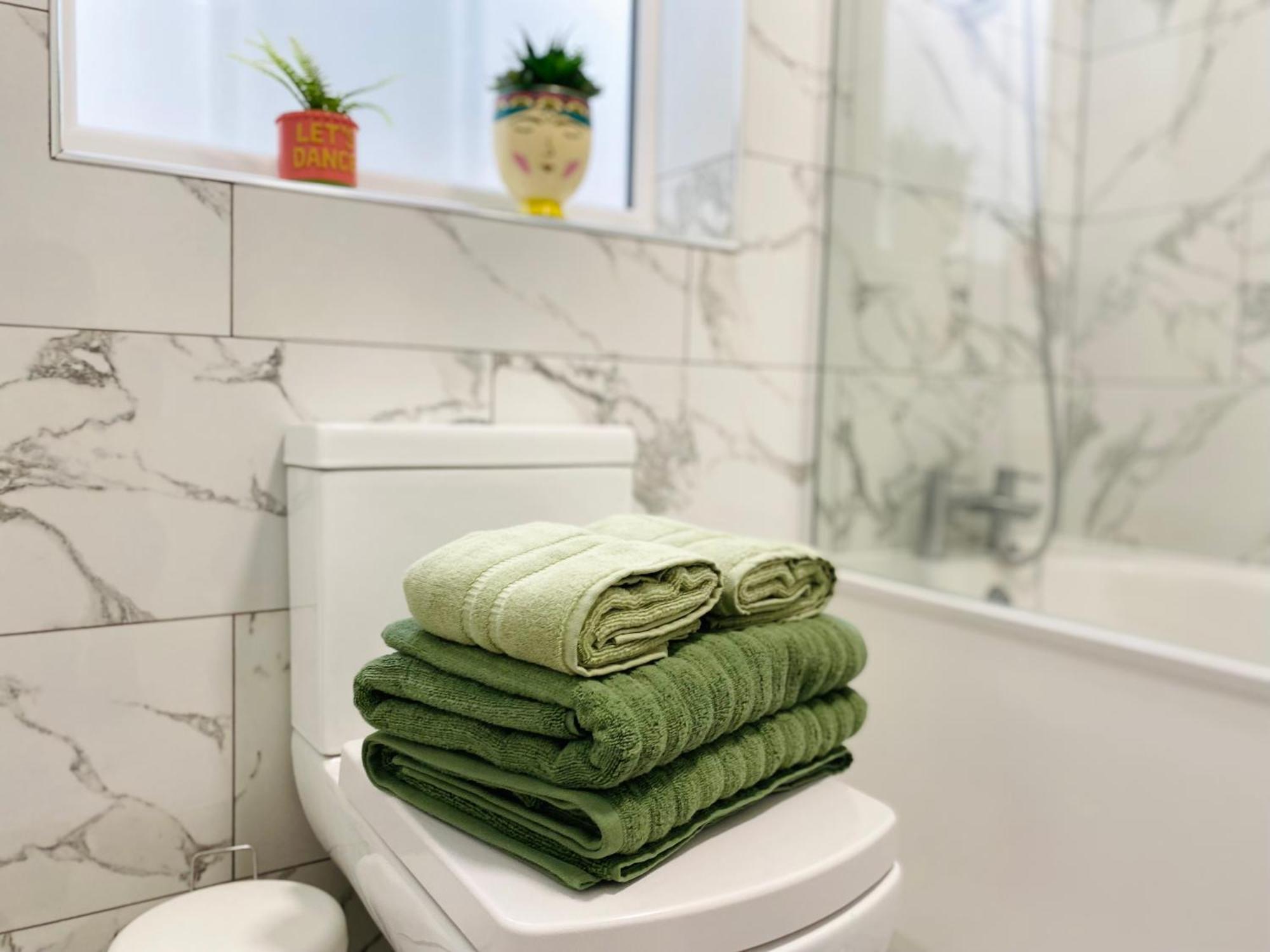 Modern 1-Bed Apt 30Min To Central London & Parking Buitenkant foto