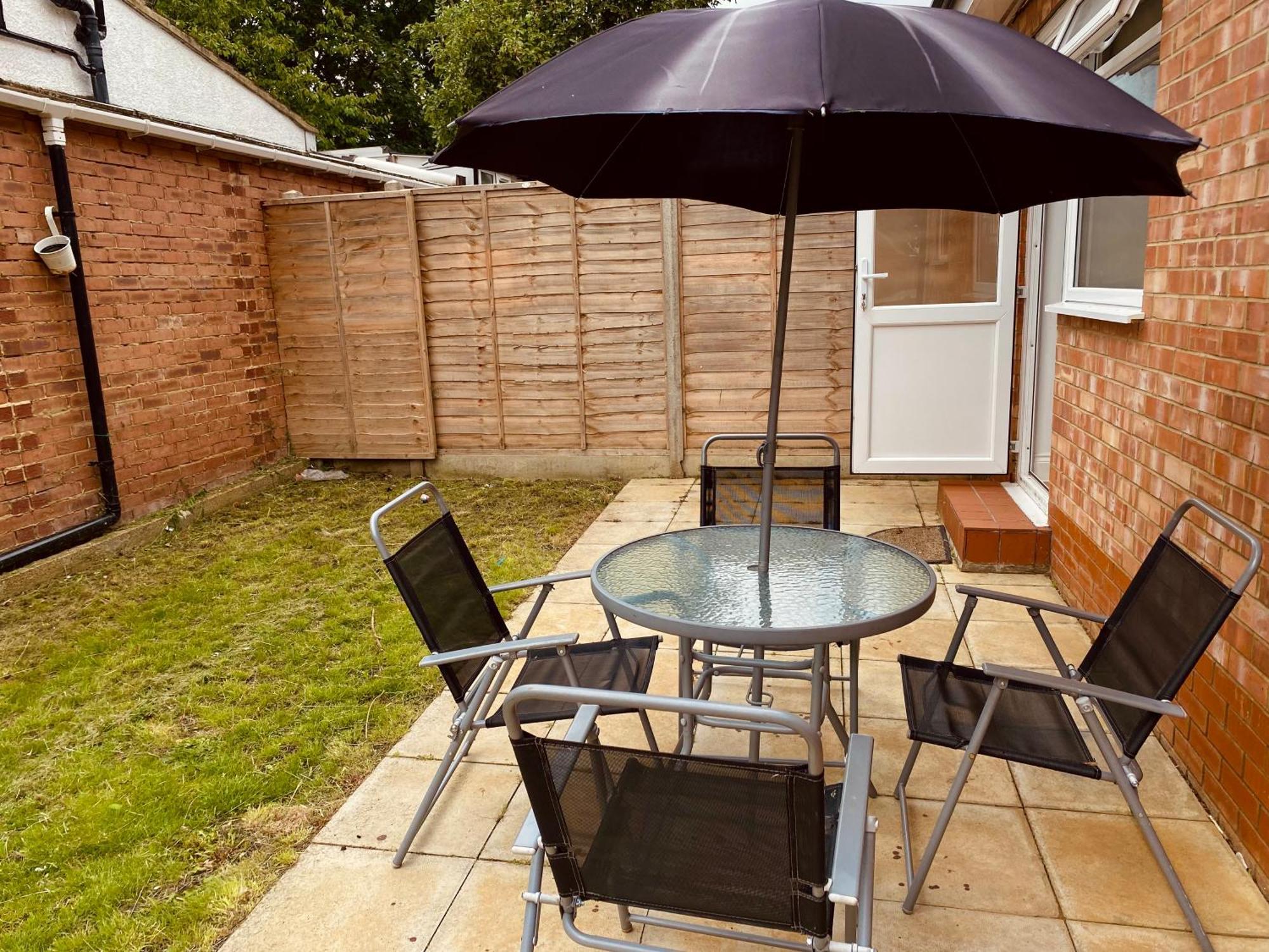 Modern 1-Bed Apt 30Min To Central London & Parking Buitenkant foto