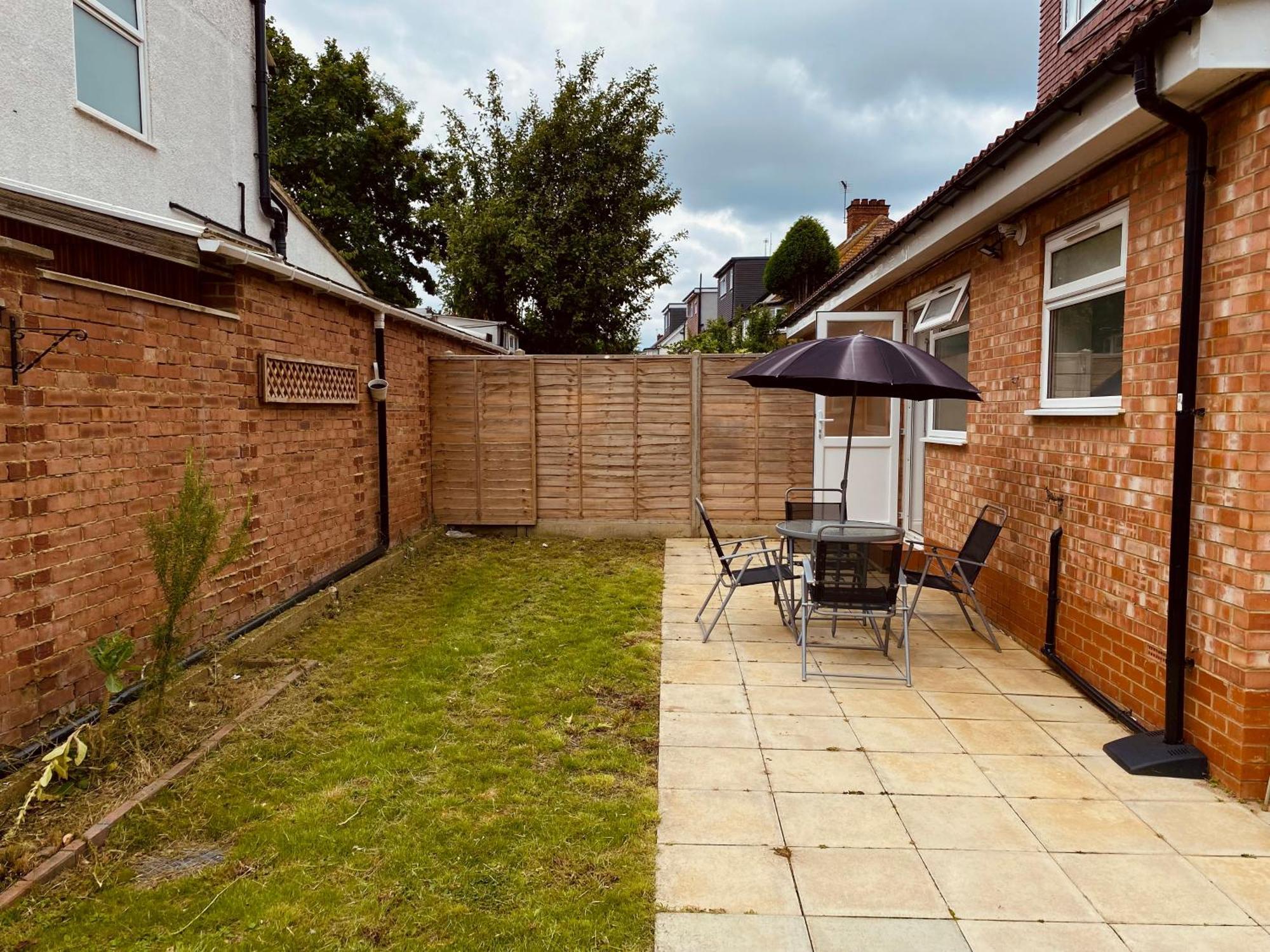 Modern 1-Bed Apt 30Min To Central London & Parking Buitenkant foto